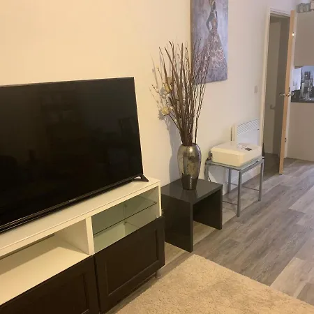 Lägenhet Modern 2-bed By Cabot Circus